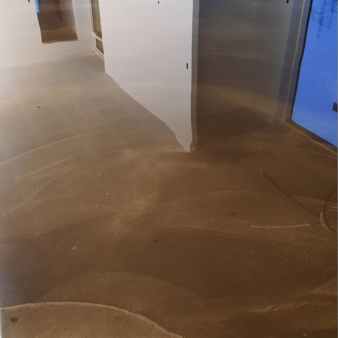 New Yorker gulv med betonlignende overflade