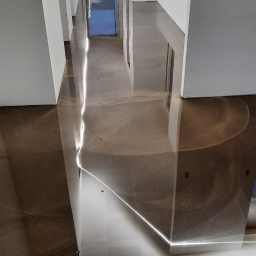 New Yorker gulv med betonlignende overflade